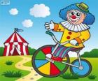 Клоун на велосипеде